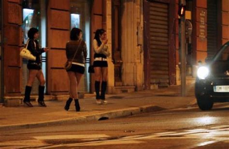 trouver une pute|Trouver des prostitués sur internet .